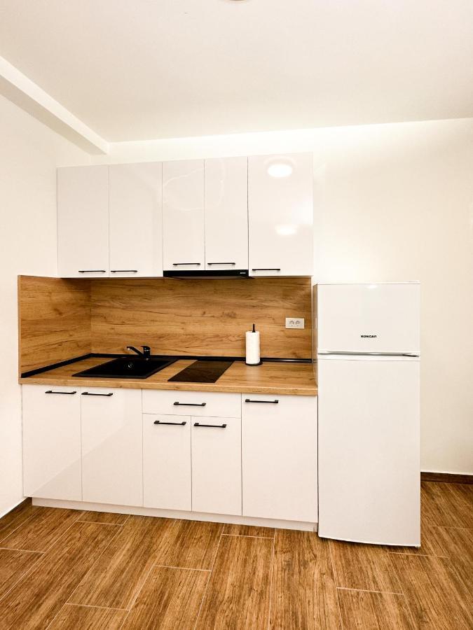 Kiko Apartmani Lux 즈레냐닌 외부 사진
